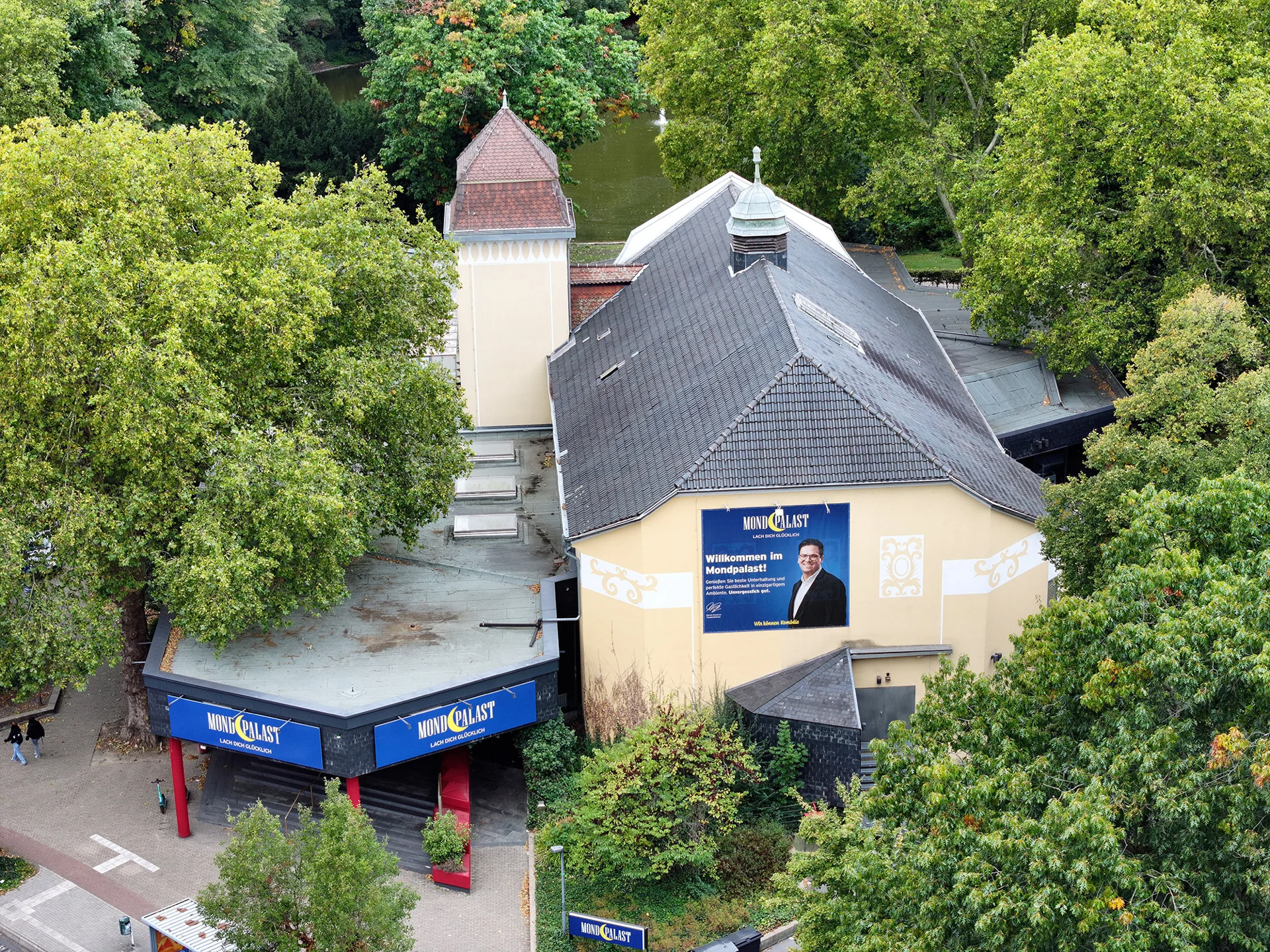 Blick hinter die Kulissen und Theater zum Anfassen!